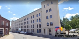 Miejsce postojowe przy Fabrycznej- Lofty